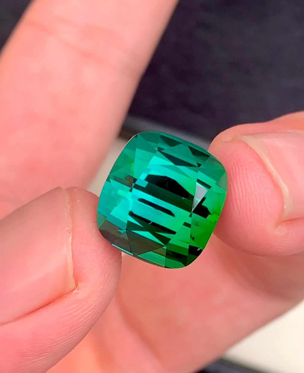 Blue Green Tourmaline Gemstone: 16.40 CT Flawless Cushion Cut