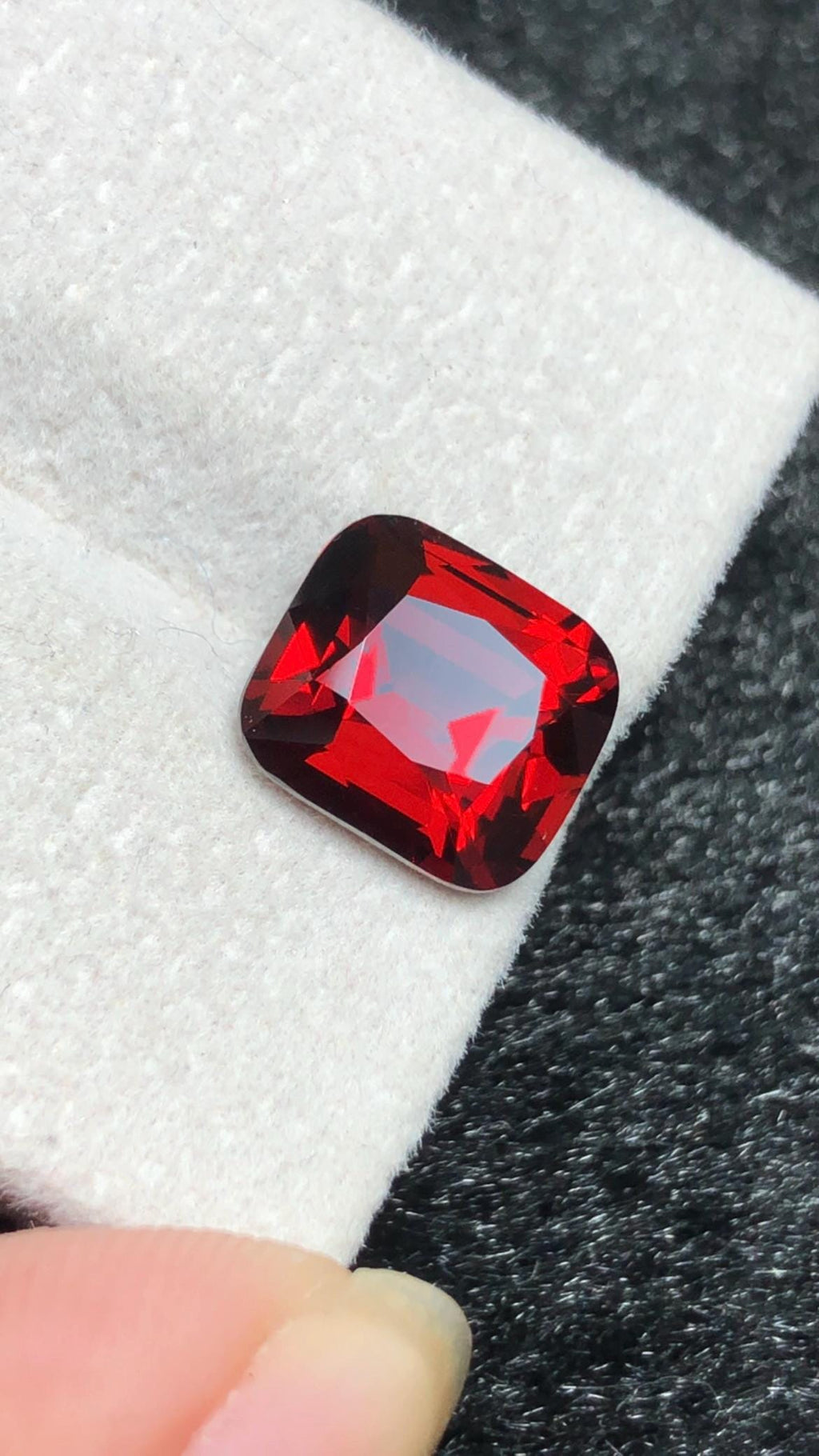 Tanga Mine Rhodolite Garnet 4.19ct Cushion Cut – Raspberry-Tone Tanzanian Gemstone