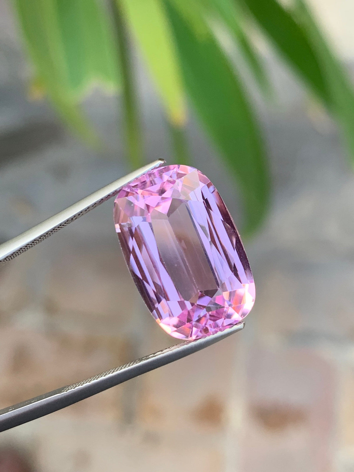 Sweet Pink Kunzite Gemstone: 18.50 CT Oval Faceted Cut Stone