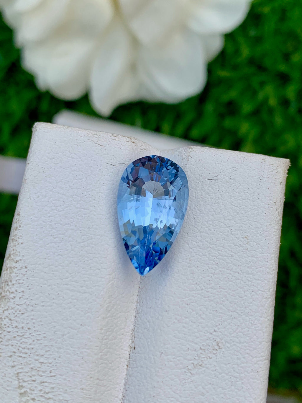 Santa Maria Aquamarine Gemstone: 4.05 CT Pear Cut Stone