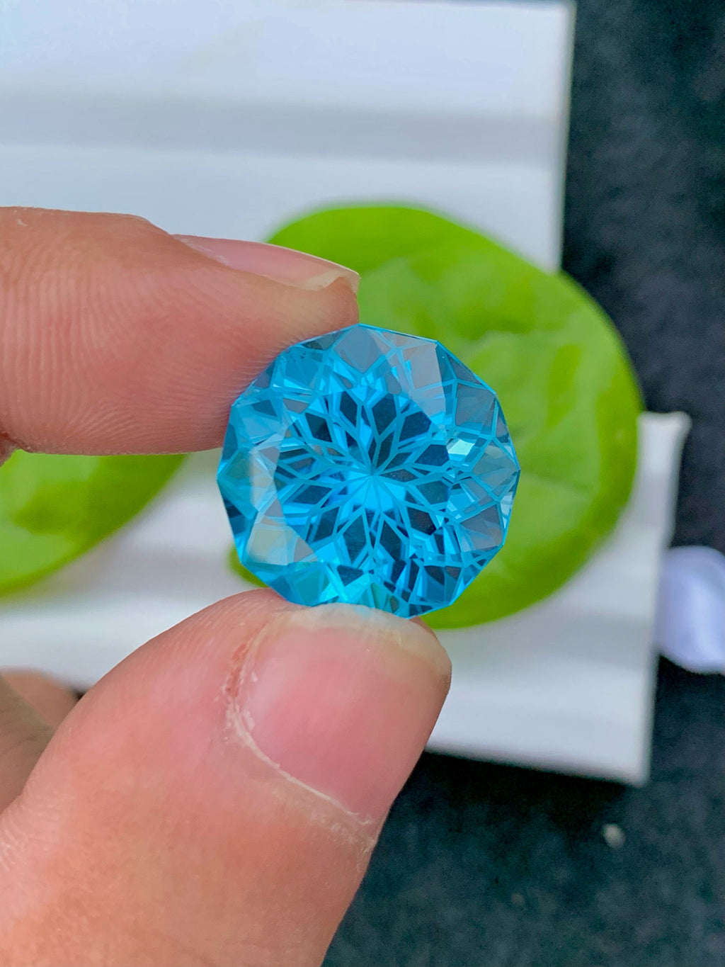 Swiss Blue Topaz Gemstone: 22.05 CT Round Faceted Cut Stone