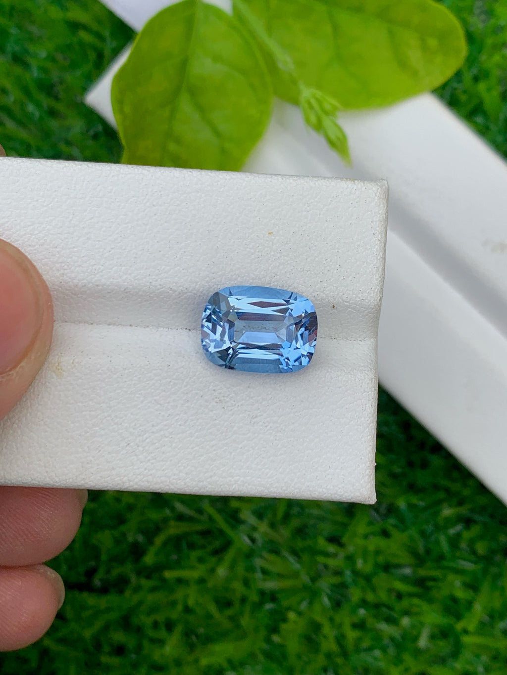 Santa Maria Aquamarine Gemstone: 4.00 CT Deep Blue Cushion Cut