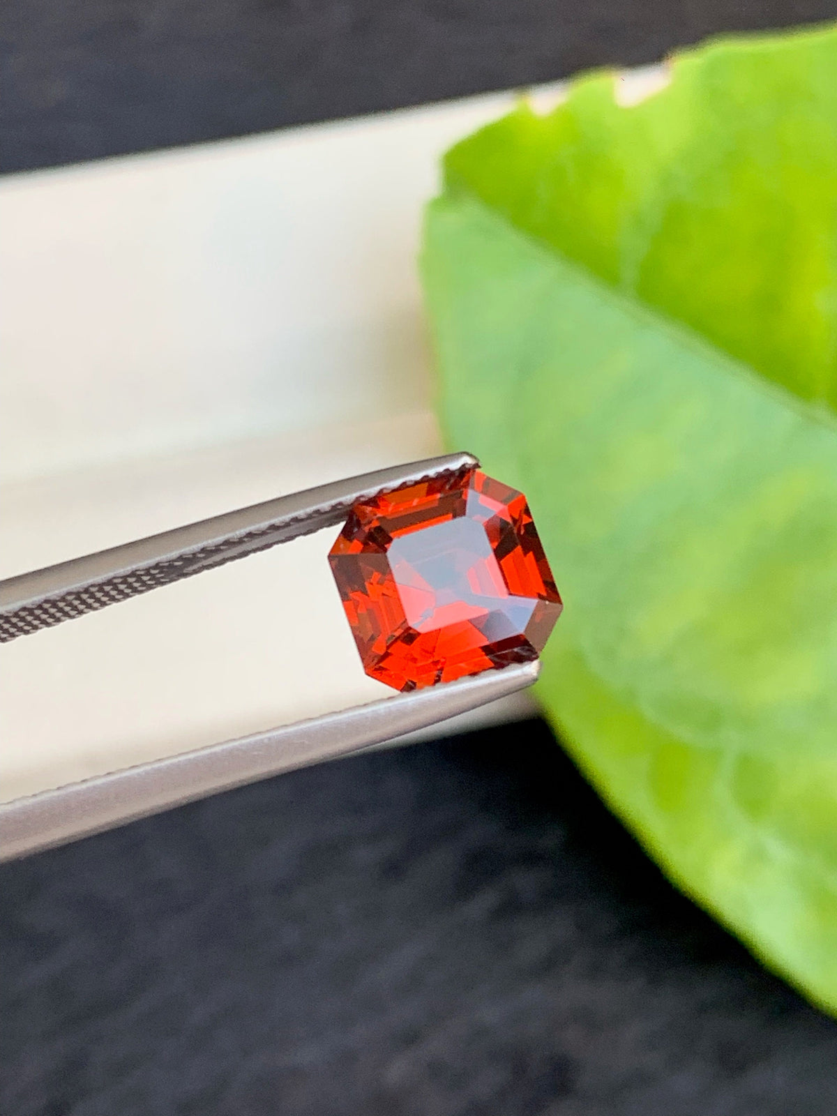 Mandarine Garnet Gemstone: 2.10 CT Asscher Cut Fanta Color