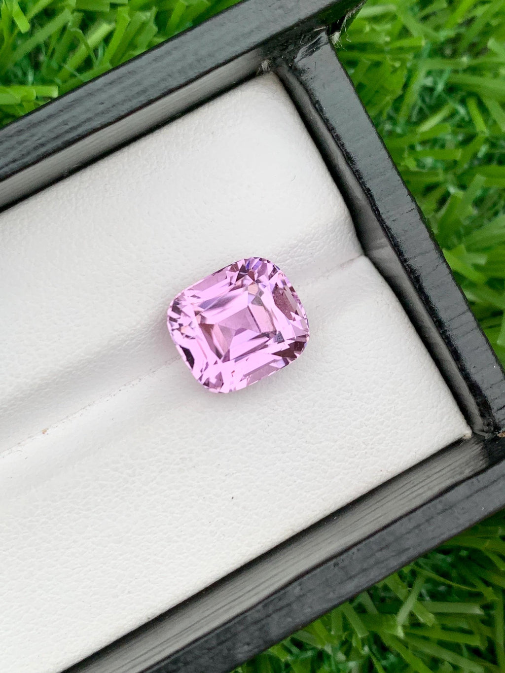 Lavender Pink Kunzite Gemstone: 6.85 CT Cushion Cut October Birthstone