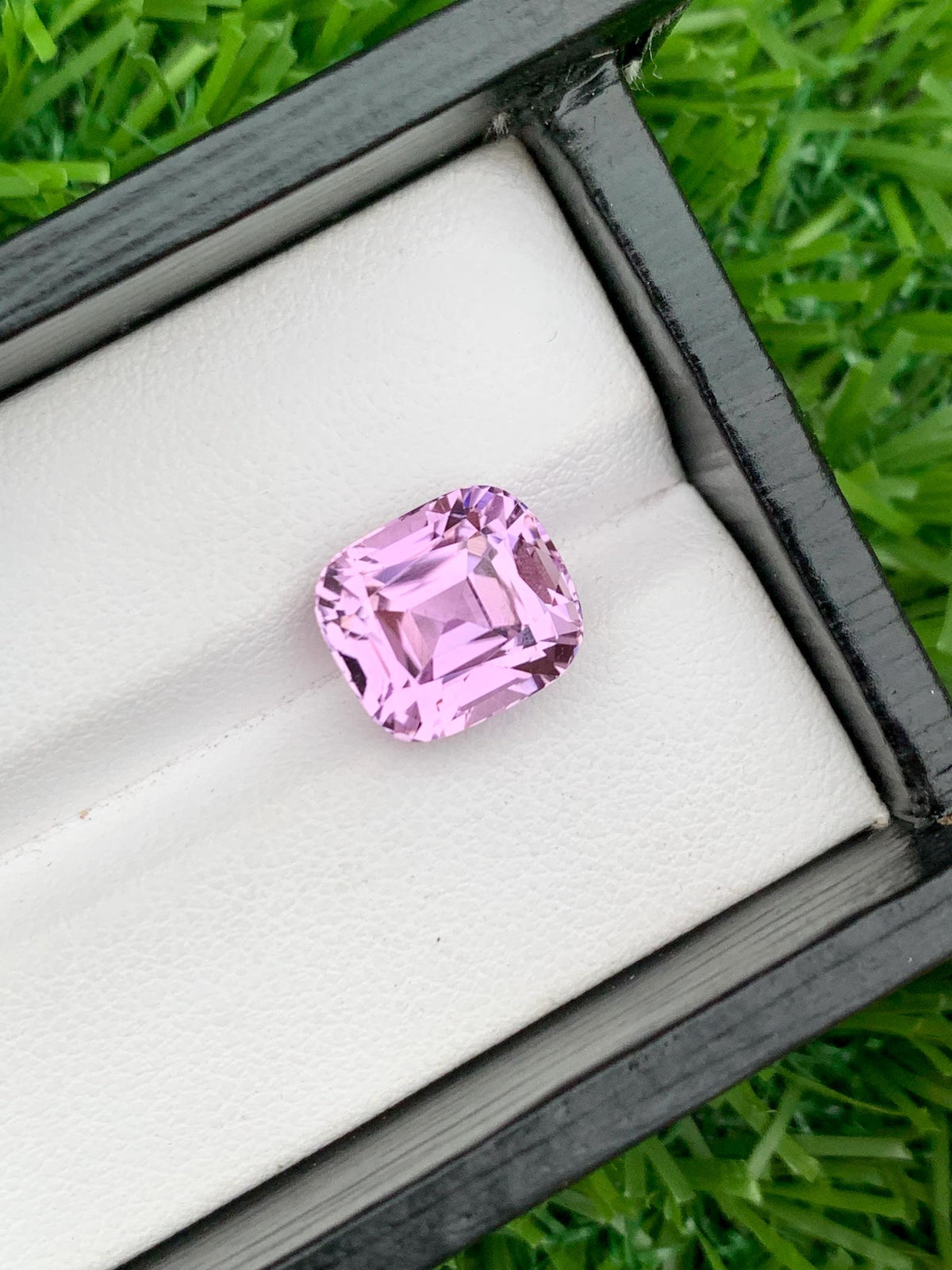 Lavender Pink Kunzite Gemstone: 6.85 CT Cushion Cut October Birthstone