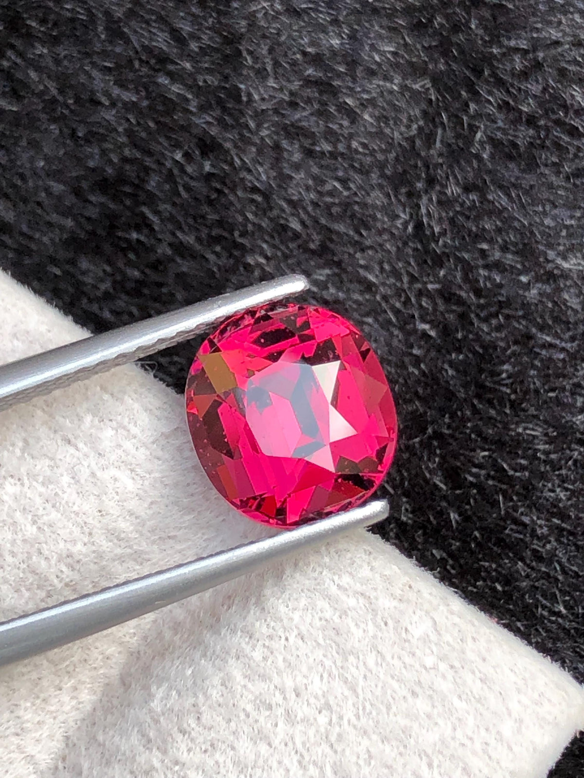 Purple Rhodolite Garnet 3.80ct Oval Cut – Raspberry-Tone Tanzanian Gemstone