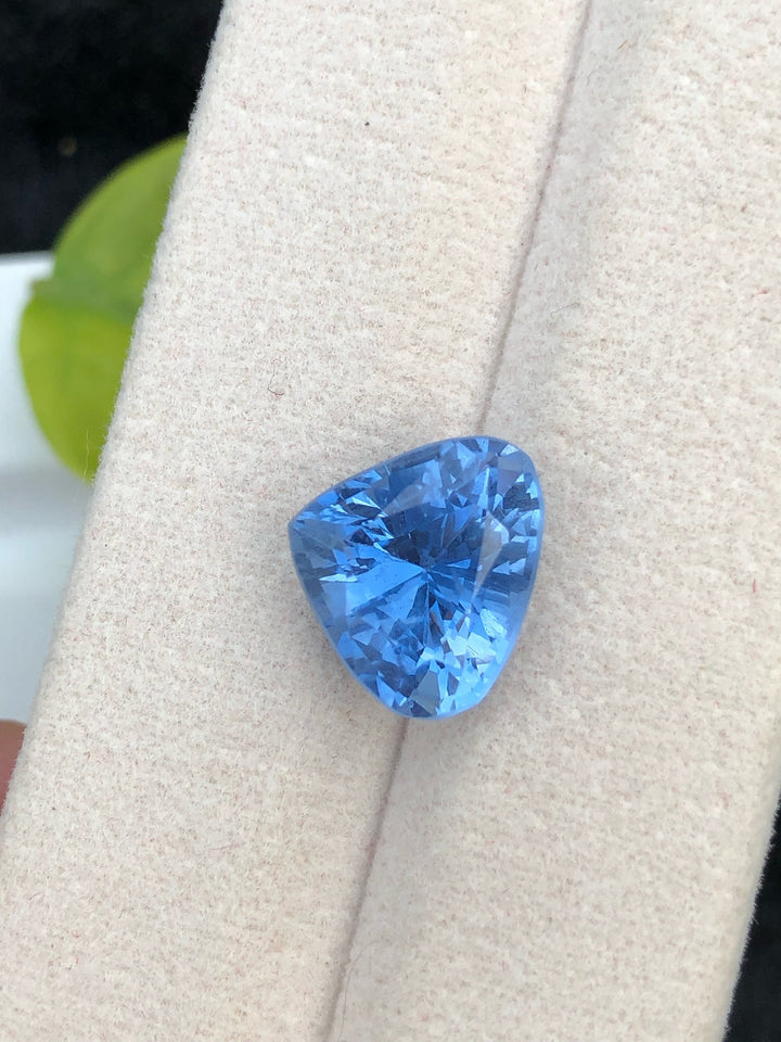 4.55 CT Santa Maria Aquamarine Gemstone: Deep Blue Heart, Brazil