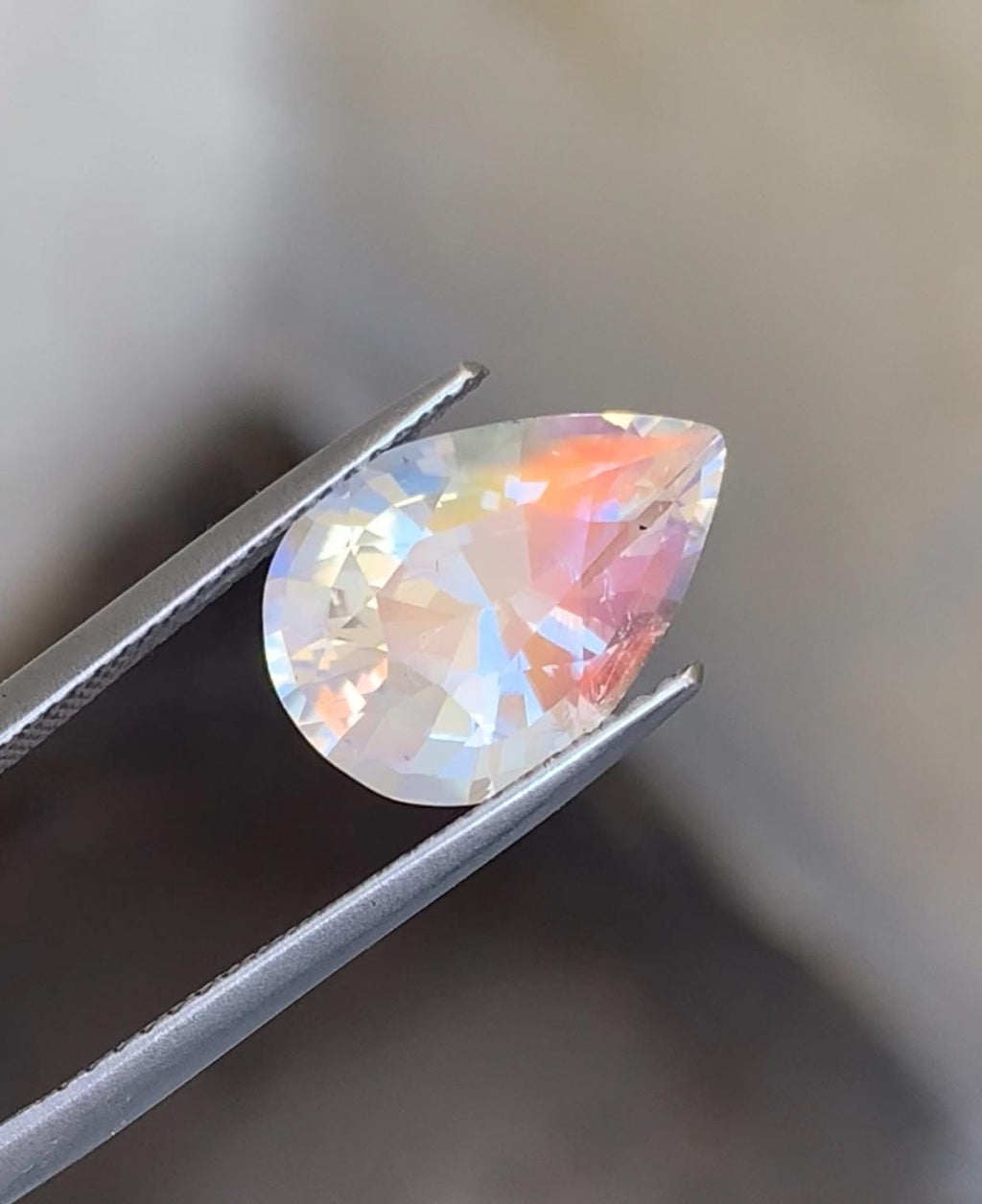 Rainbow Moonstone Gemstone: Pear Shape, VVS Clarity, Madagascar Origin