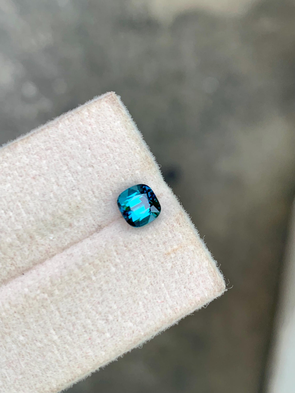 Neon Blue Tourmaline Gemstone: 1.00 Carat Round Cut, Afghanistan Origin
