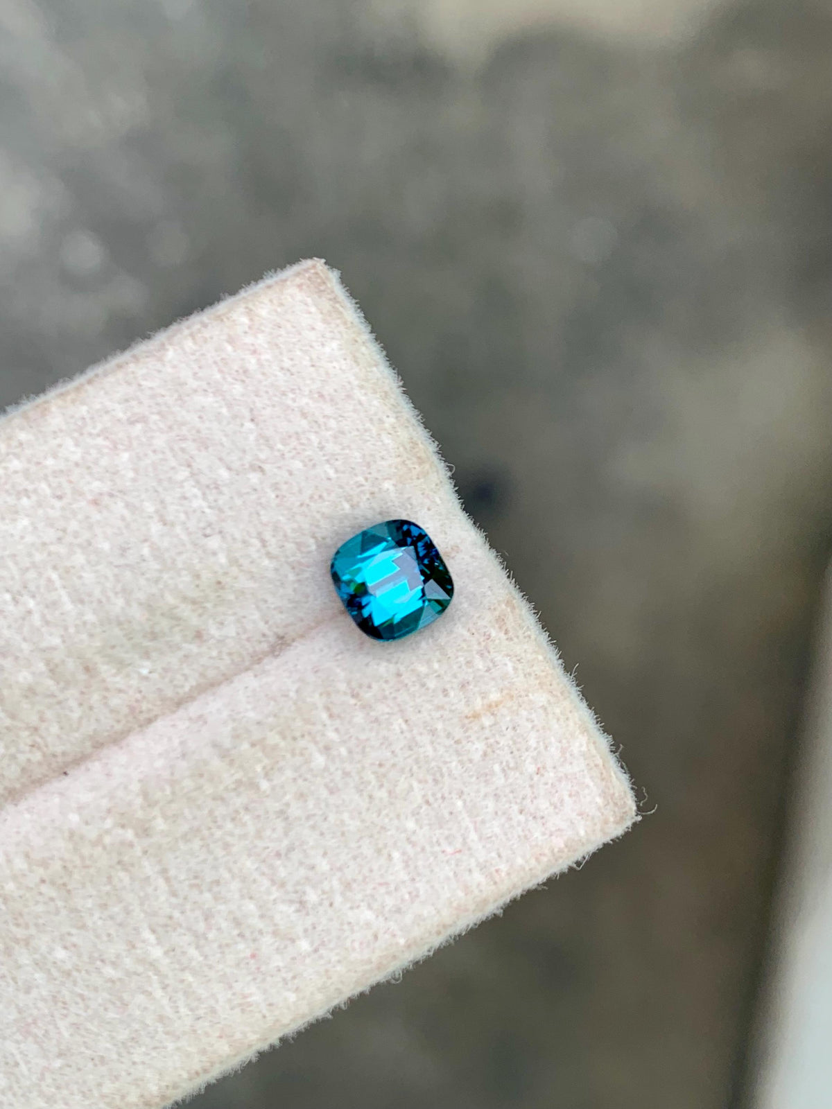 Neon Blue Tourmaline Gemstone: 1.00 Carat Round Cut, Afghanistan Origin