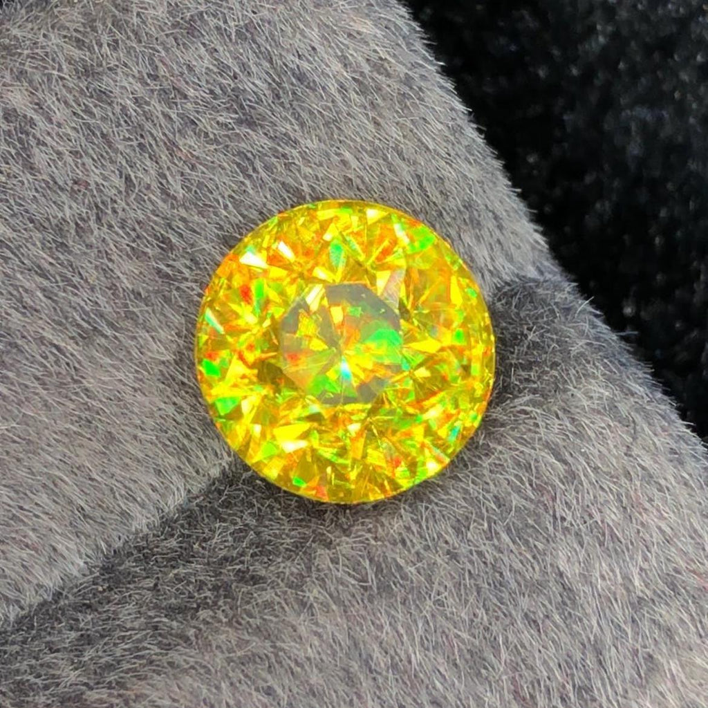 Yellow Full Fire Sphene 5.65ct Round Cut – Pakistan