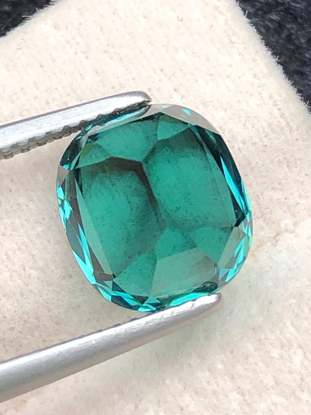 Natural lagoon Tourmaline Gemstone – Oval Cut, 4.10 Carats (Afghanistan)