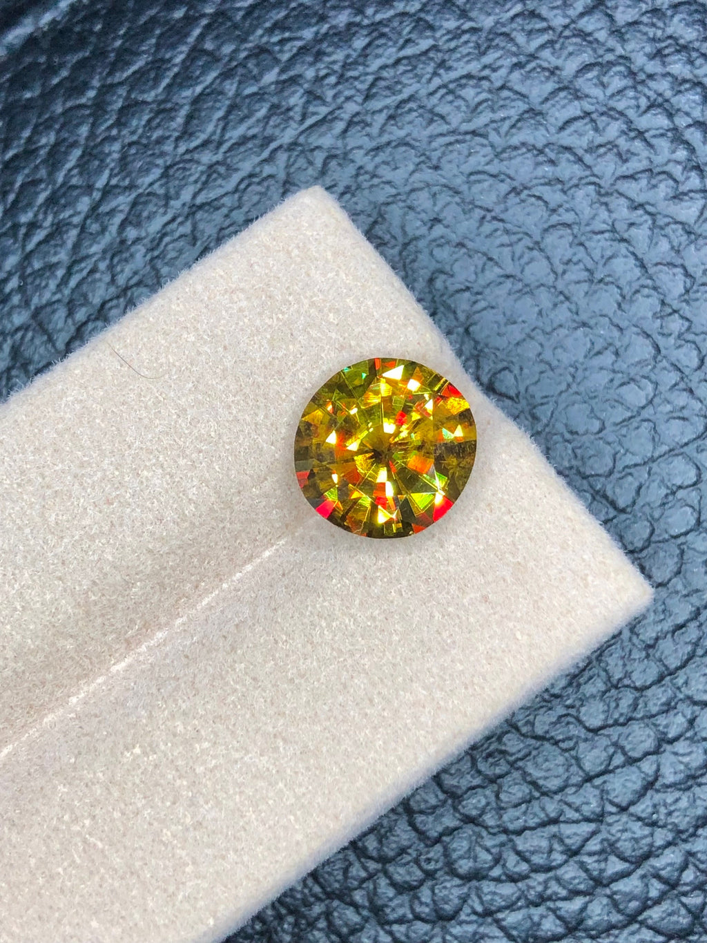 Full Fire Sphene Loose Gemstone: 5.45 CT Natural Titanite Stone