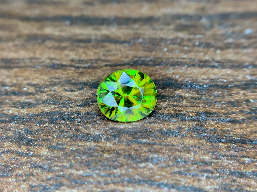 Natural Fire Sphene Gemstone: Round Cut, 0.95 ct, Himalayan Origin