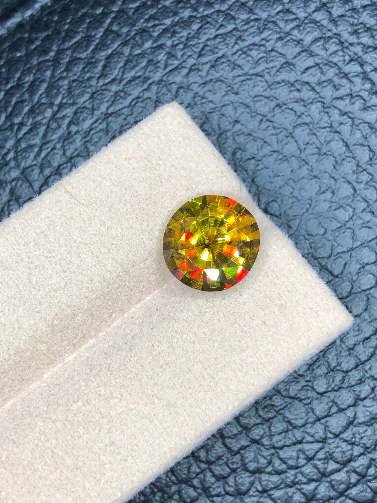 Full Fire Sphene Loose Gemstone: 5.45 CT Natural Titanite Stone