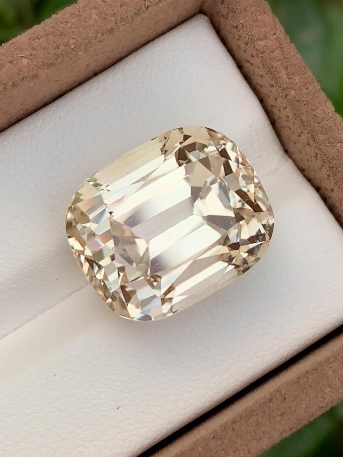 Golden Topaz 18.55ct Cushion Cut – Skardu Pakistan