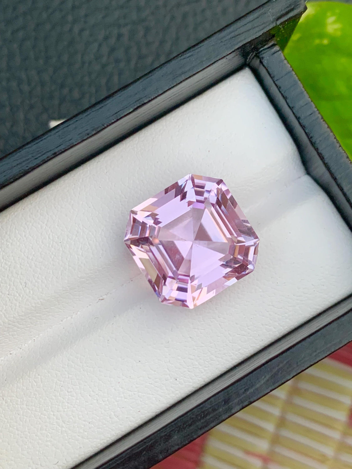 Natural Pink Kunzite Gemstone: 21.40 CT Flawless Ascher Cut