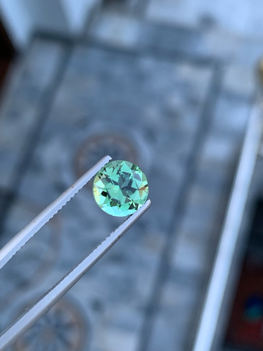 Seafoam Green Tourmaline Gemstone: Round Cut, 2.00 Carat