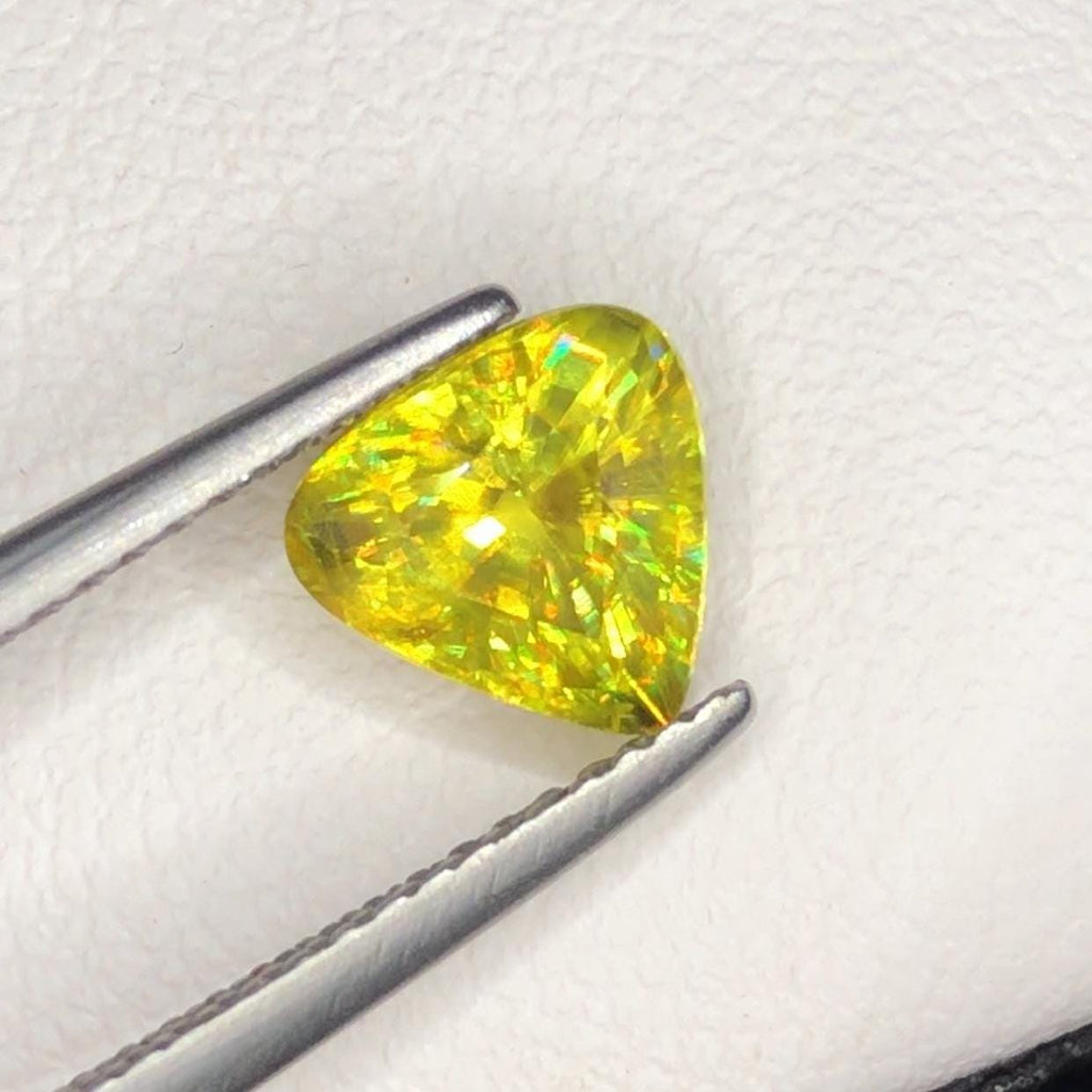 Yellow Sphene 1.55 ct Heart Shape Full Fire from Pakistan