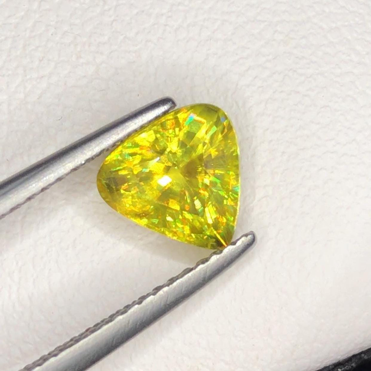 Yellow Sphene 1.55 ct Heart Shape Full Fire from Pakistan