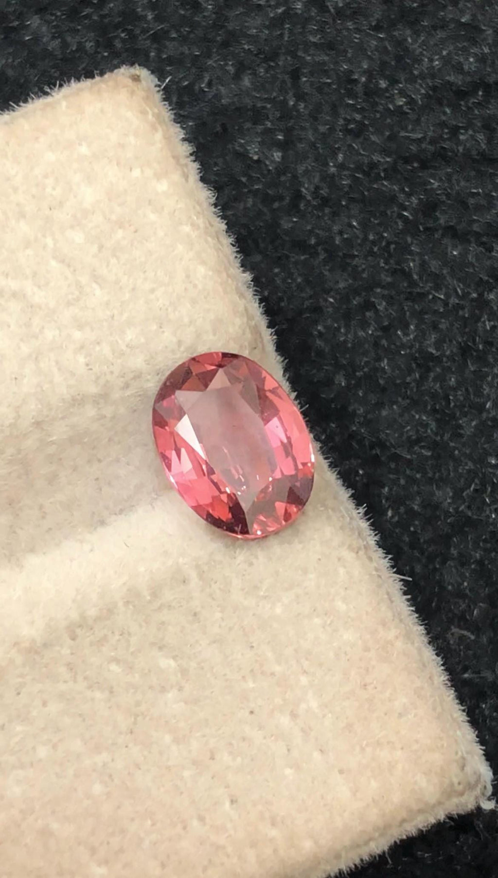 Padparadscha Sapphire 1.23 ct Oval Cut – Lively Orange-Pink Glow With Certificate