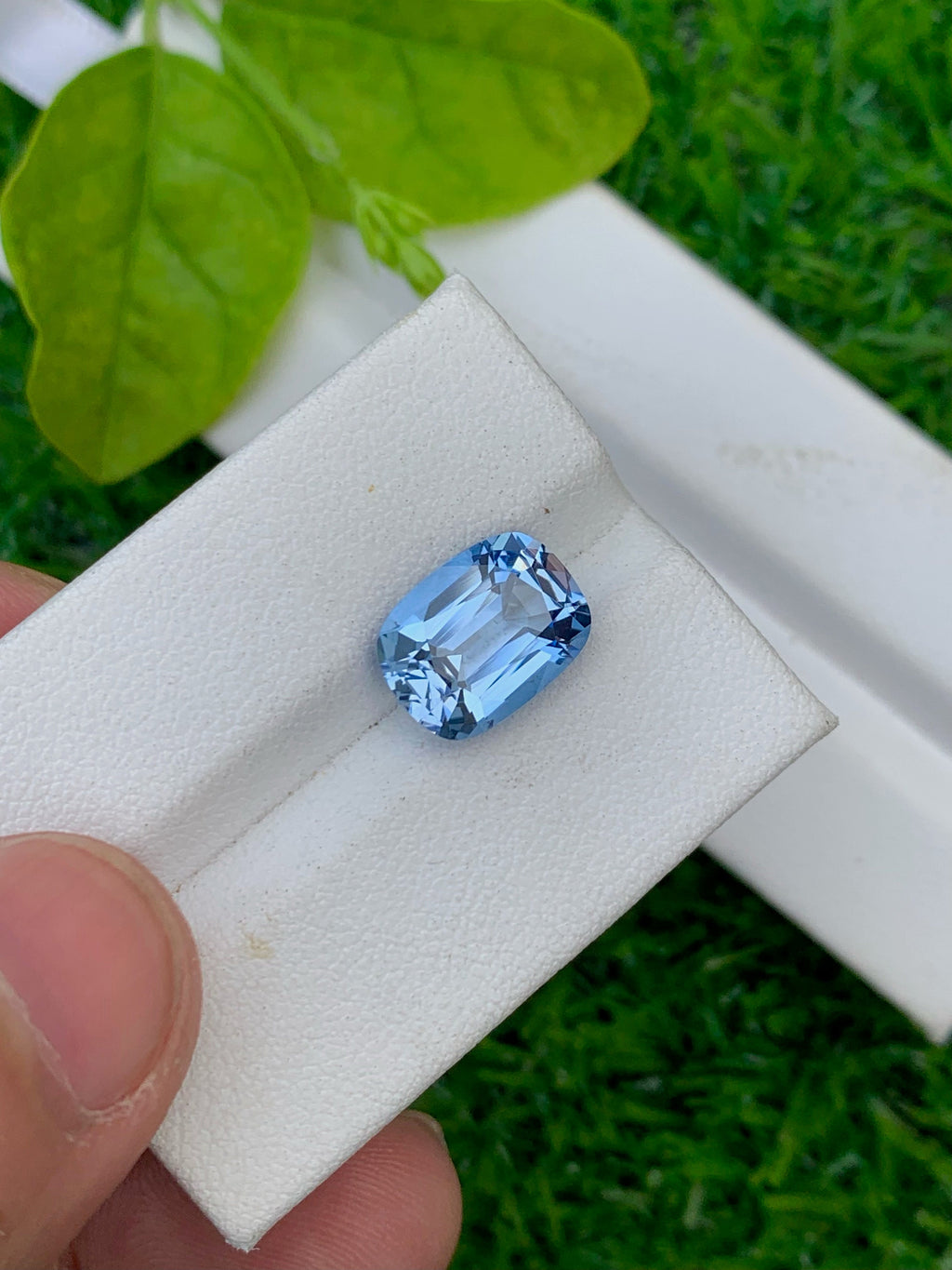Santa Maria Aquamarine Gemstone: 4.00 CT Deep Blue Cushion Cut