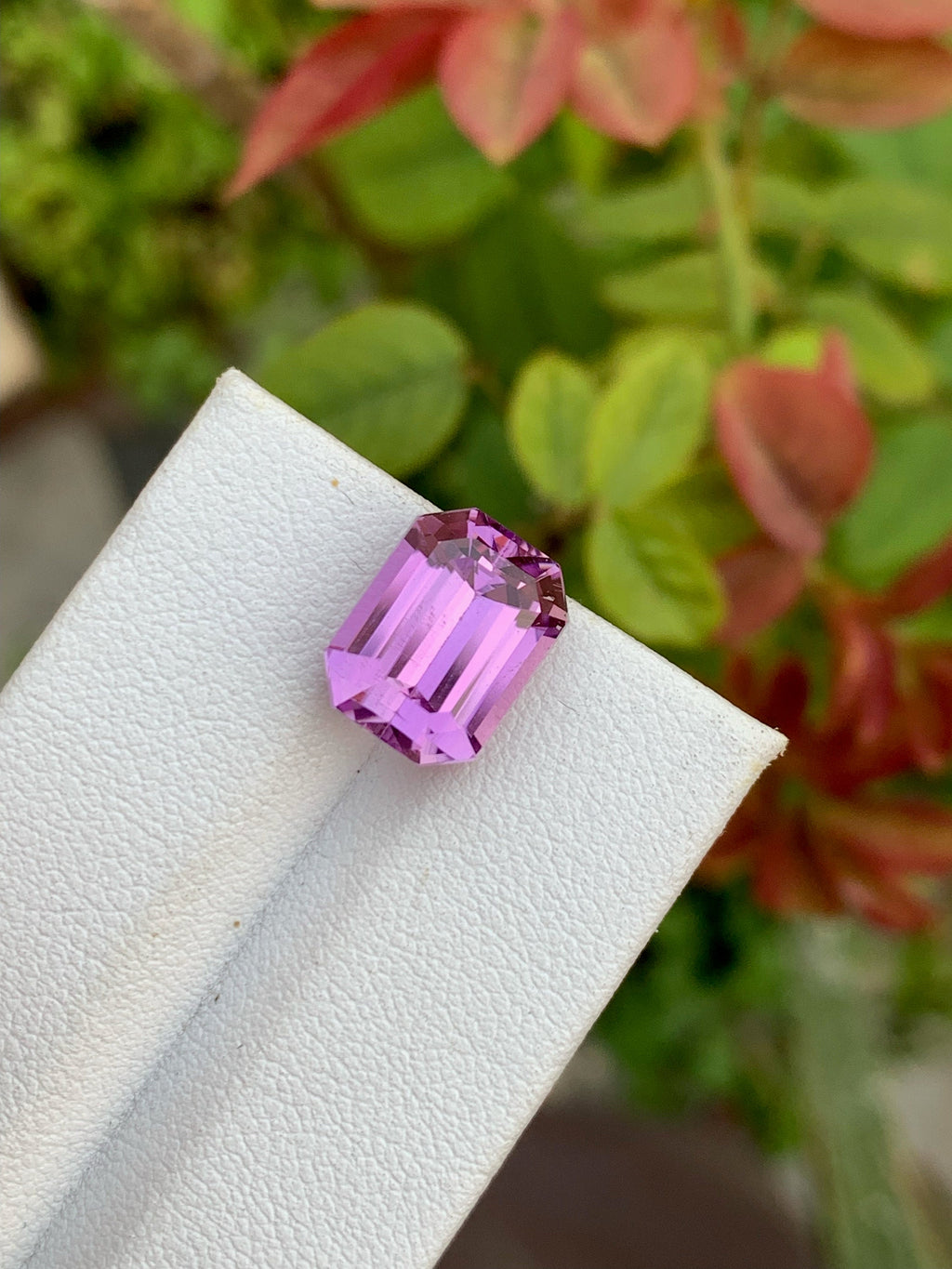 Lilac Pink Kunzite Gemstone: Emerald Cut, 7.00 CT