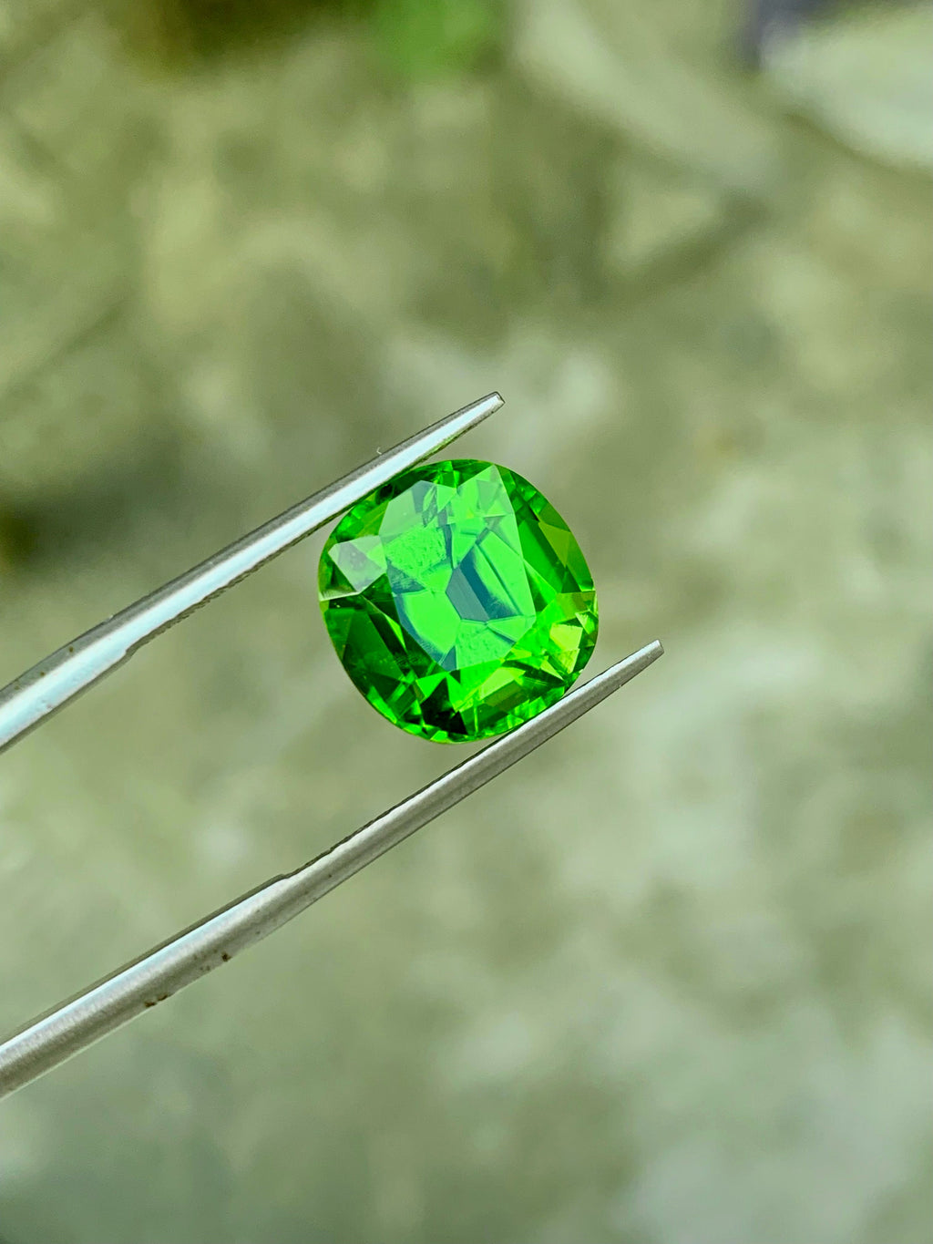 Olive Green Peridot Gemstone: 6.35 CT Natural Cushion Cut