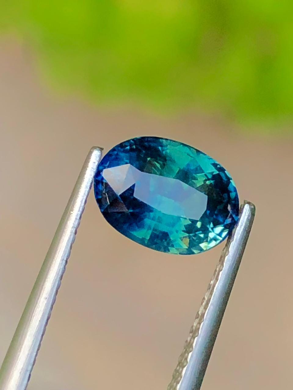 Bi-Color teal Sapphire 1.80 ova Cut •  Blue Party Sapphire from srilanka With Certificate
