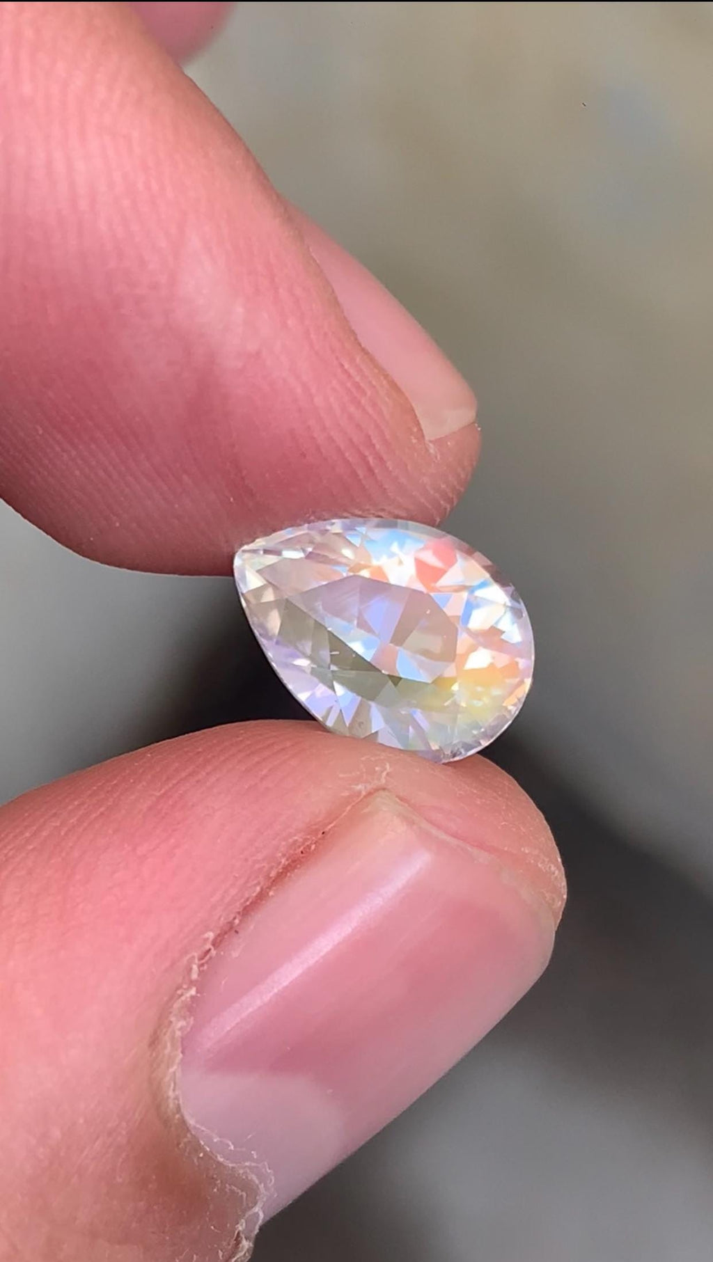 Rainbow Moonstone Gemstone: Pear Shape, VVS Clarity, Madagascar Origin