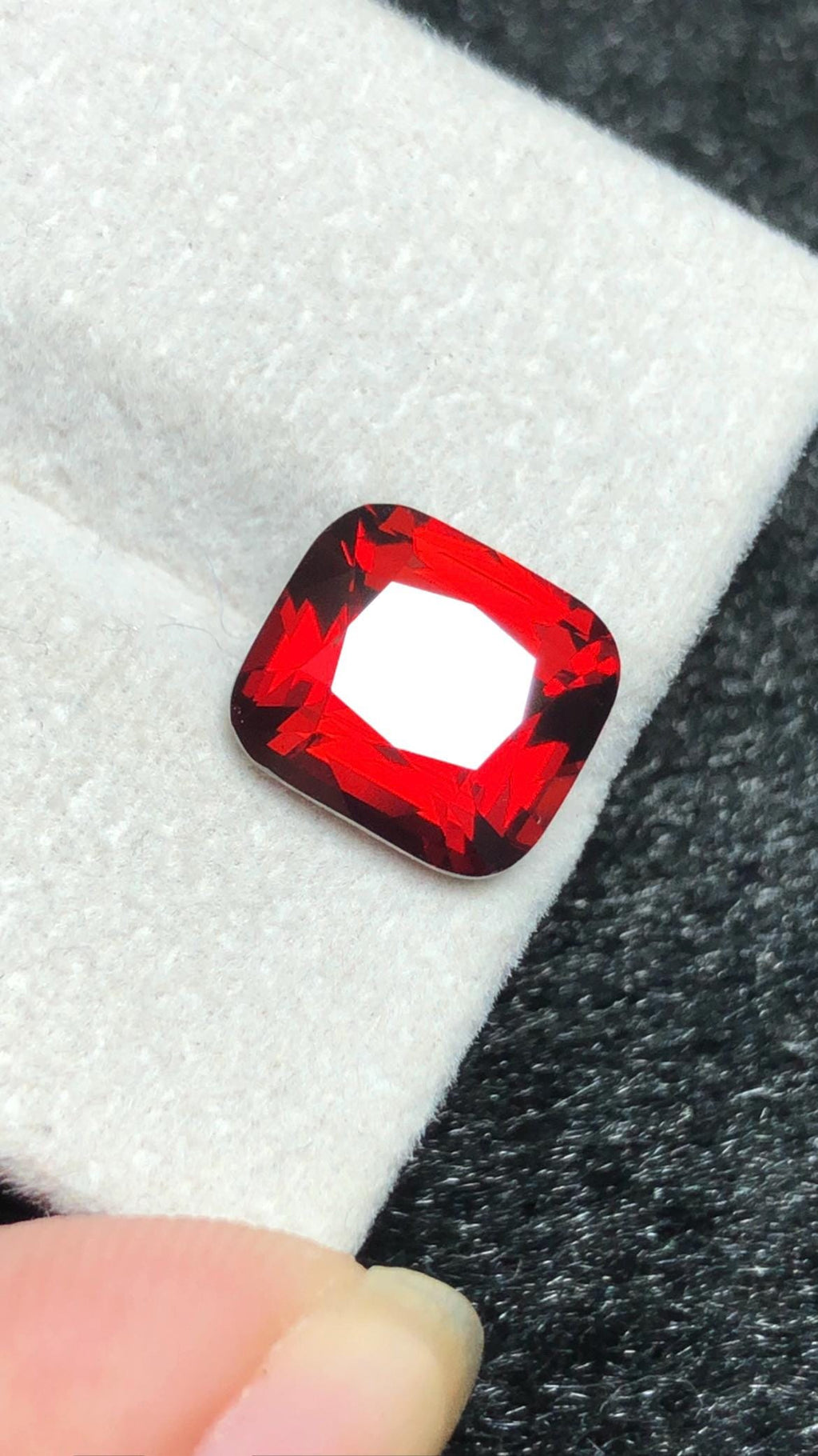 Tanga Mine Rhodolite Garnet 4.19ct Cushion Cut – Raspberry-Tone Tanzanian Gemstone