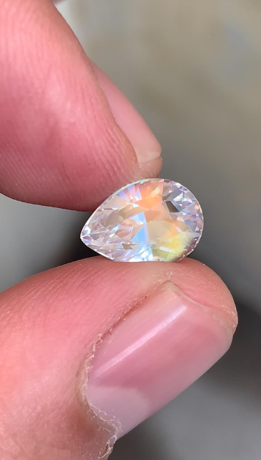 Rainbow Moonstone Gemstone: Pear Shape, VVS Clarity, Madagascar Origin