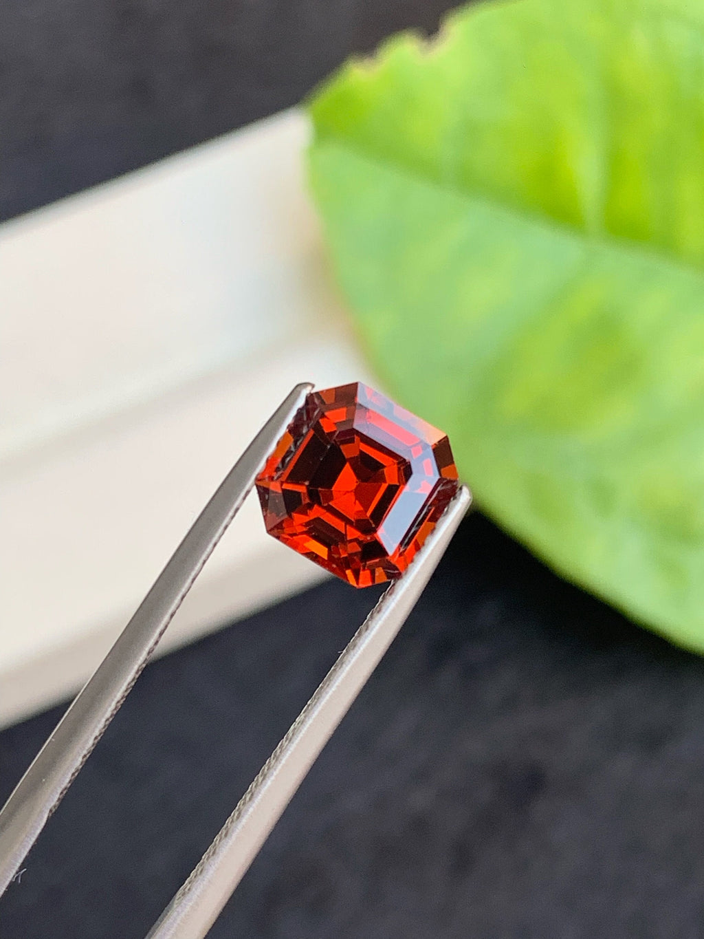 Mandarine Garnet Gemstone: 2.10 CT Asscher Cut Fanta Color