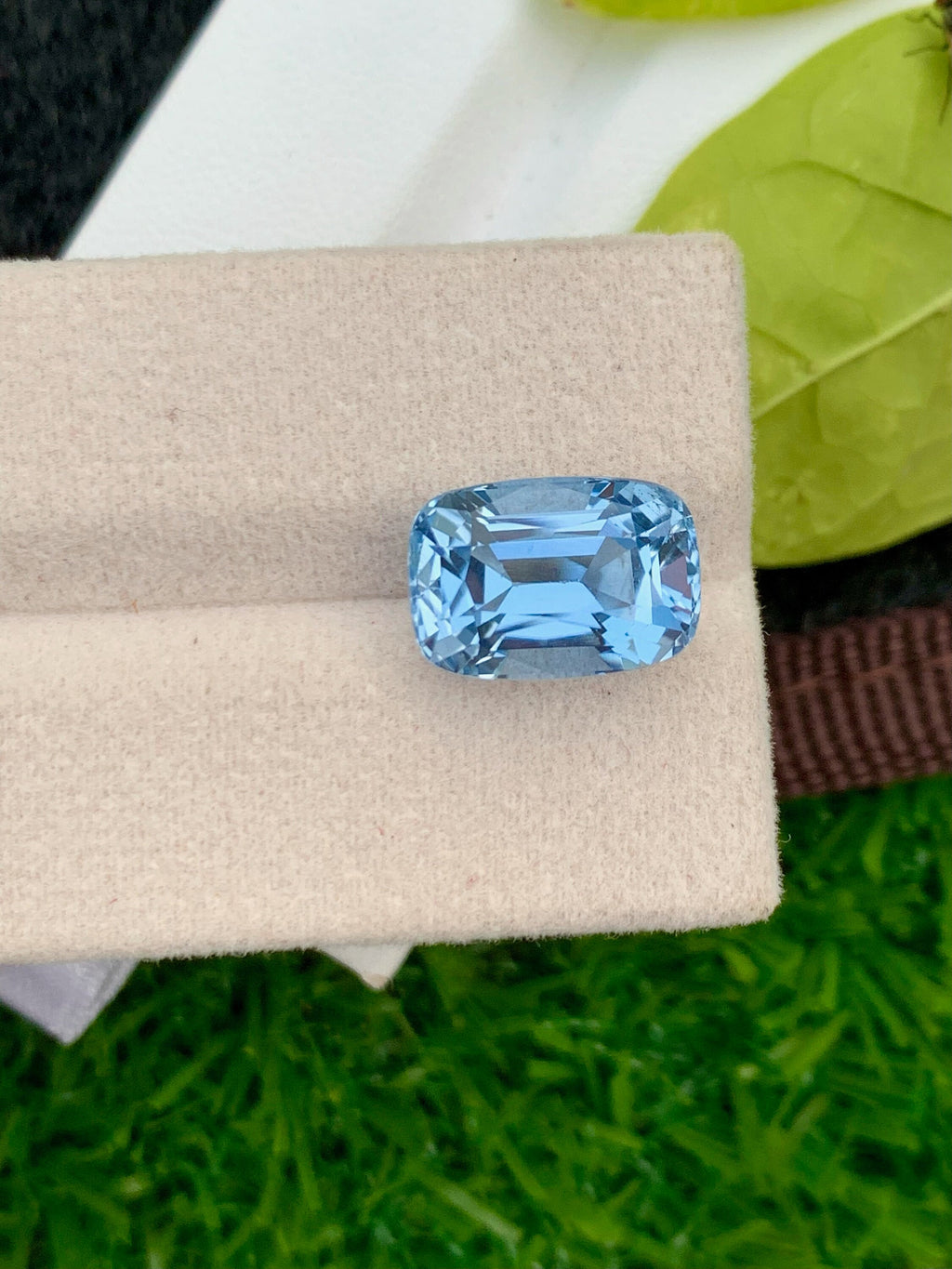 Natural Santa Maria Aquamarine Gemstone: 7.25 CT Cushion Cut, Brazil