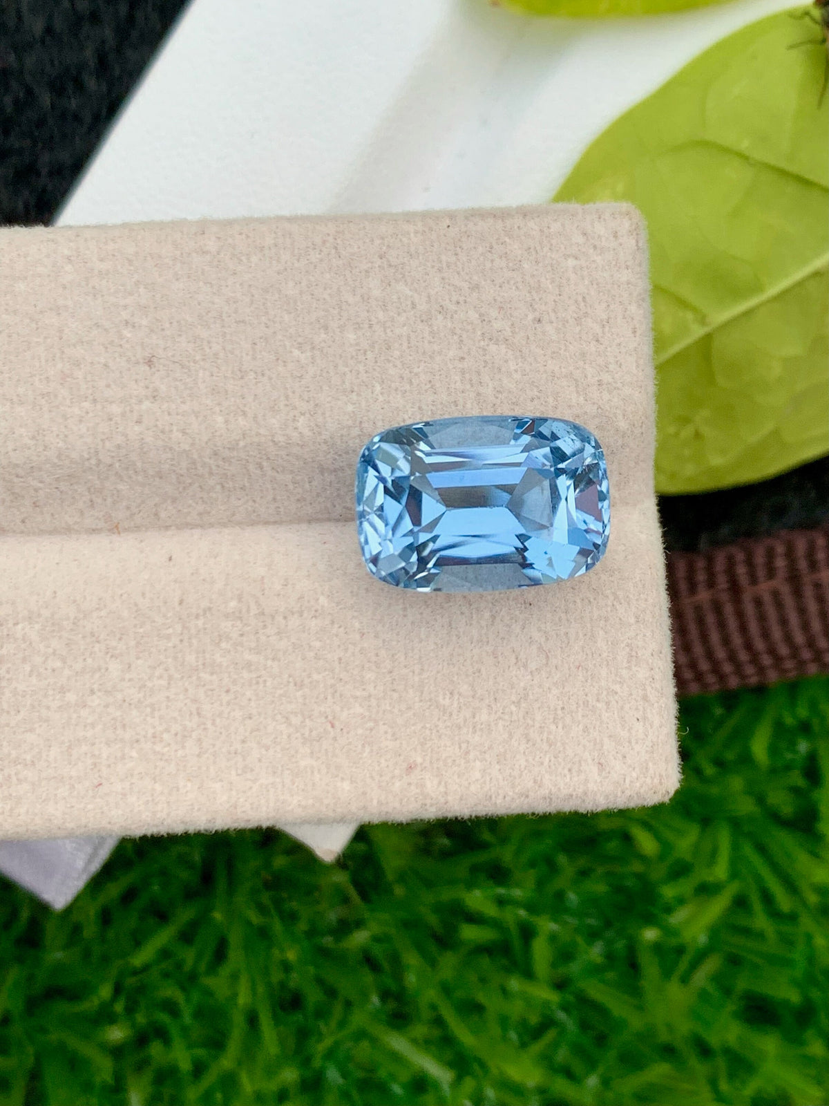 Natural Santa Maria Aquamarine Gemstone: 7.25 CT Cushion Cut, Brazil