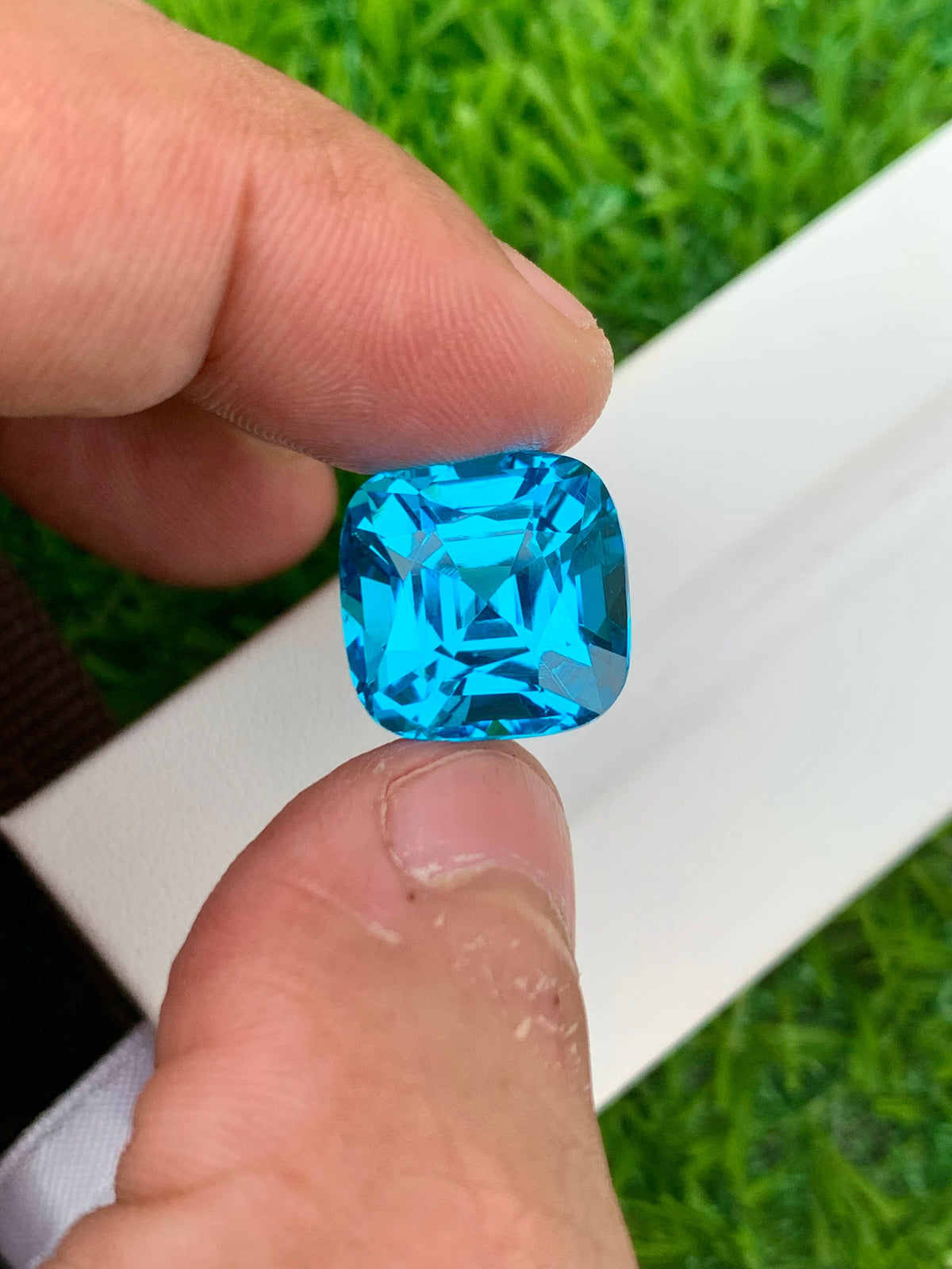 Electric Swiss Blue Topaz Gemstone: 19.25 CT Cushion Cut Stone