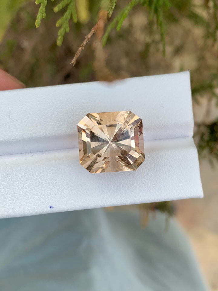 Faceted Yellow Topaz Gemstone: Fancy Cut Loose Stone, 24.45 CT