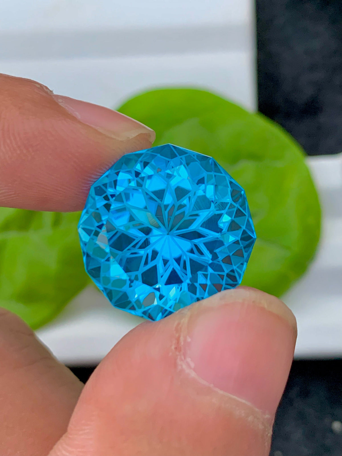 30.25 CT Swiss Blue Topaz Gemstone: Round Faceted Cut Stone