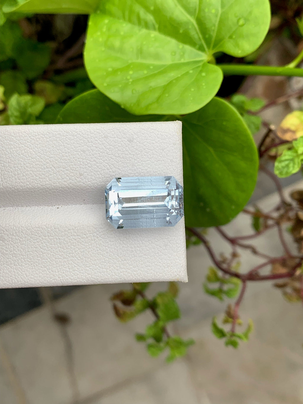 Santa Maria Aquamarine Gemstone: Emerald Cut, 10.20 CT, VVS Flawless