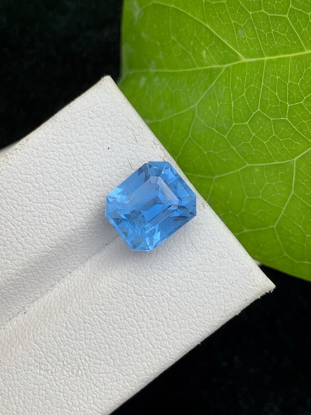 Santa Maria Aquamarine Gemstone: Deep Blue Emerald Cut, 4.00 CT