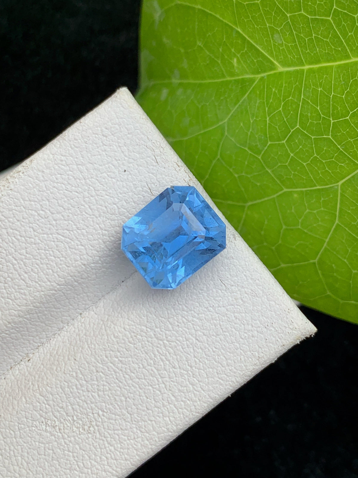 Santa Maria Aquamarine Gemstone: Deep Blue Emerald Cut, 4.00 CT