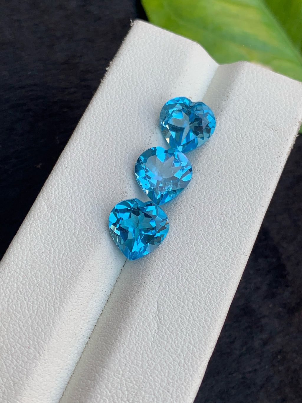Swiss Blue Topaz Heart: 9.60 Carat Loose Gemstone Set