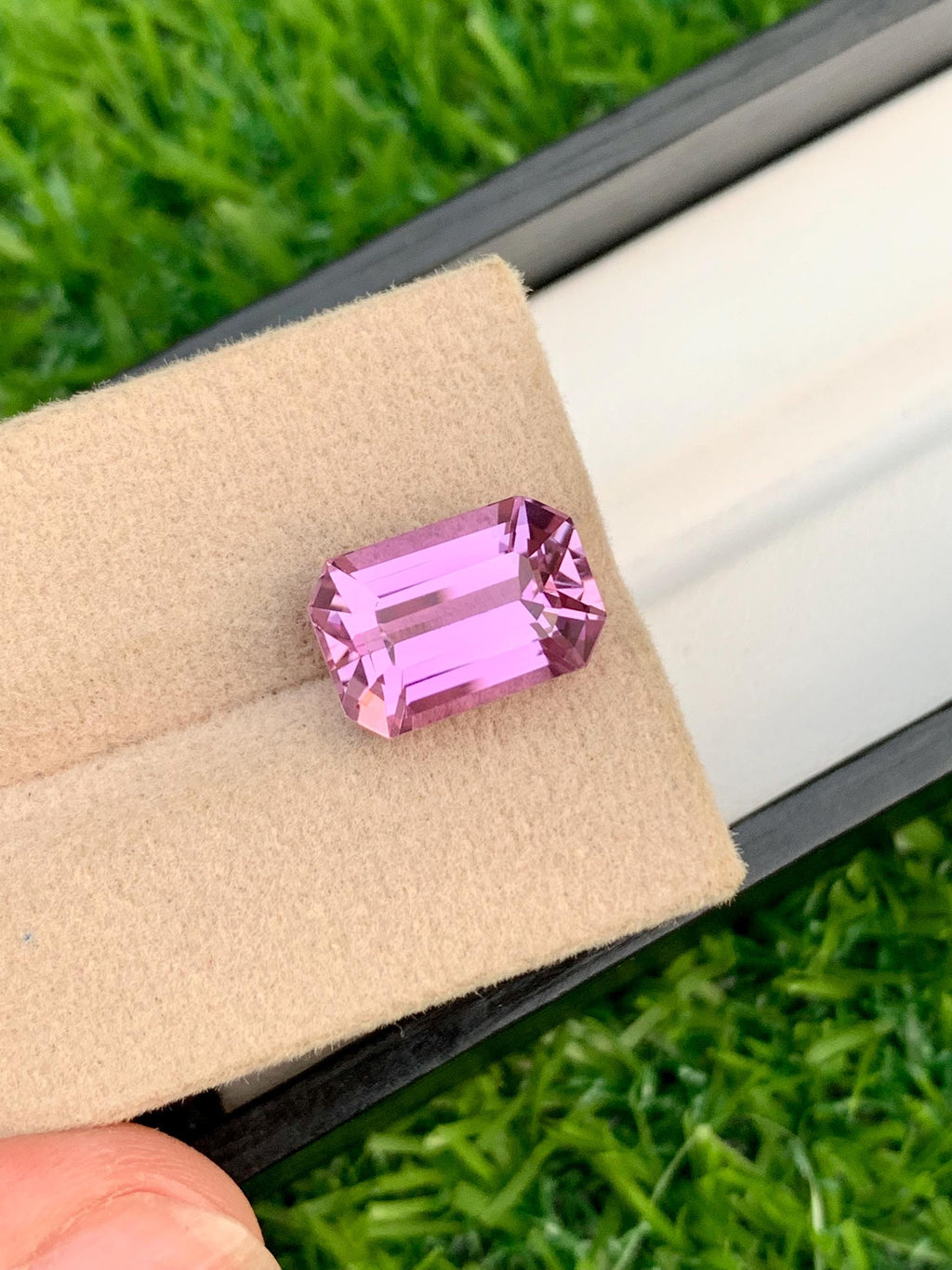 7.55 Carat Deep Pink Kunzite Gemstone: Afghan Spodumene, Emerald Cut