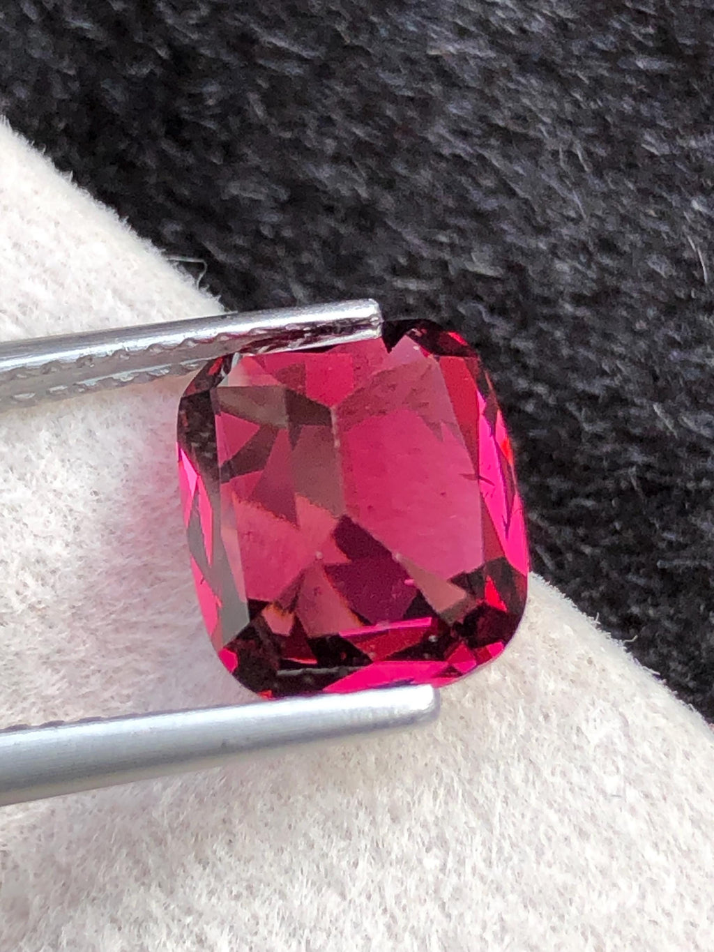 Tanga Mine Rhodolite Garnet 3.95ct Cushion Cut – Raspberry-Tone Tanzanian Gemstone