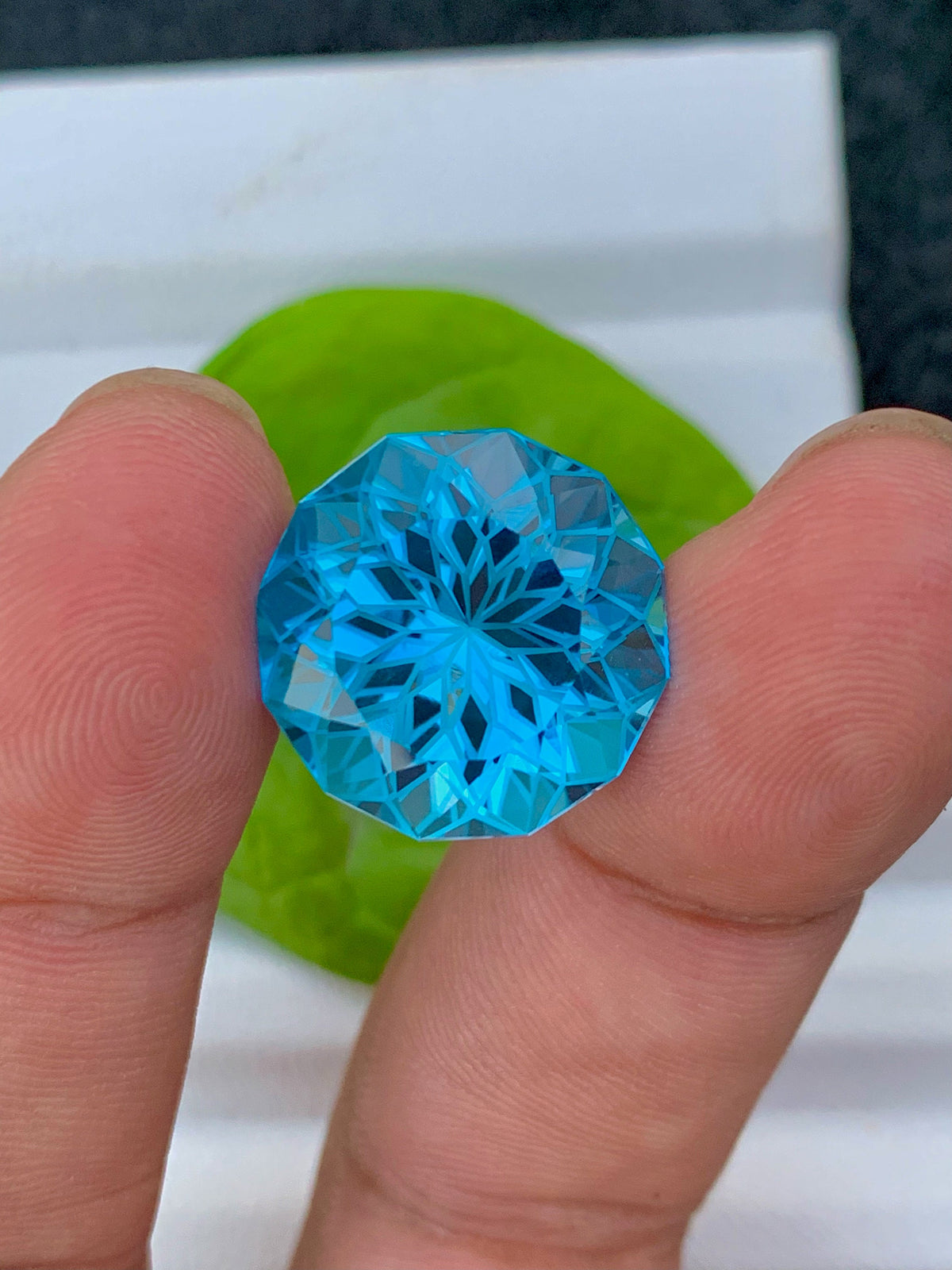 Swiss Blue Topaz Gemstone: 22.05 CT Round Faceted Cut Stone