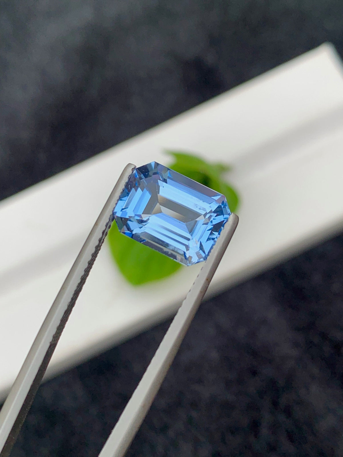 Santa Maria Aquamarine Gemstone: Emerald Cut, 3.90 CT Loose Blue Beryl