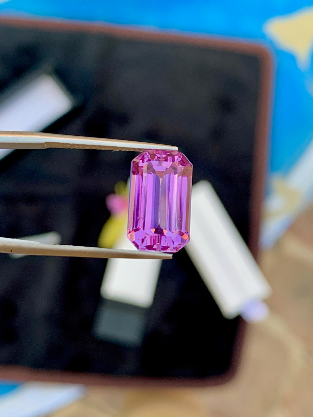 Pink Purple Kunzite Gemstone: Emerald Cut, VVS Clarity, 8.20 CT