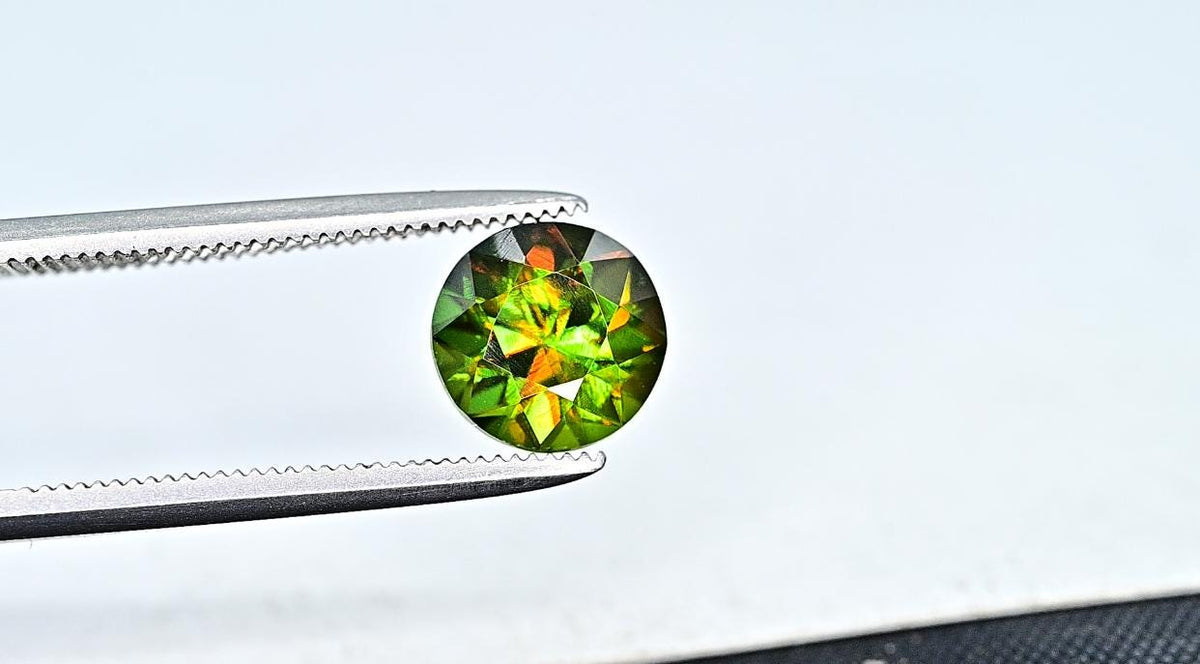 Natural Green Sphene Gemstone: Round Cut Loose Jewelry Stone, 2.2 Carats
