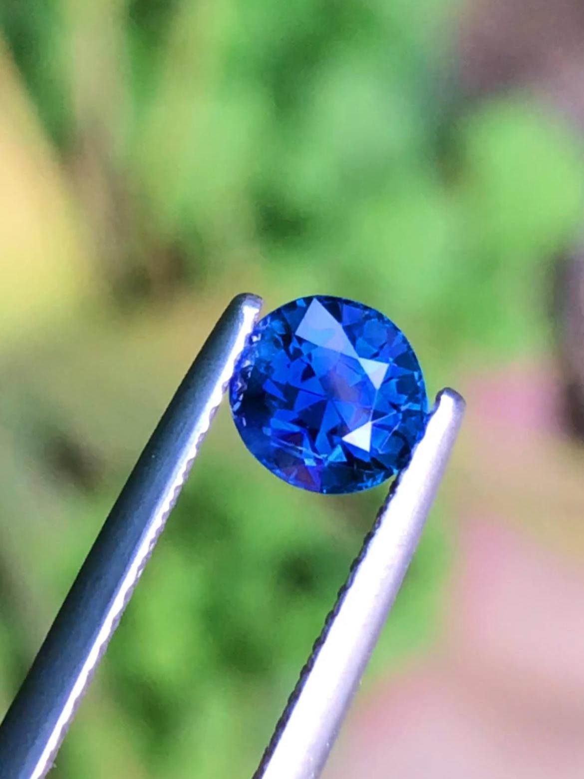 Royal Blue Sapphire 1.12ct Round Cut • Sri Lanka • No Heat