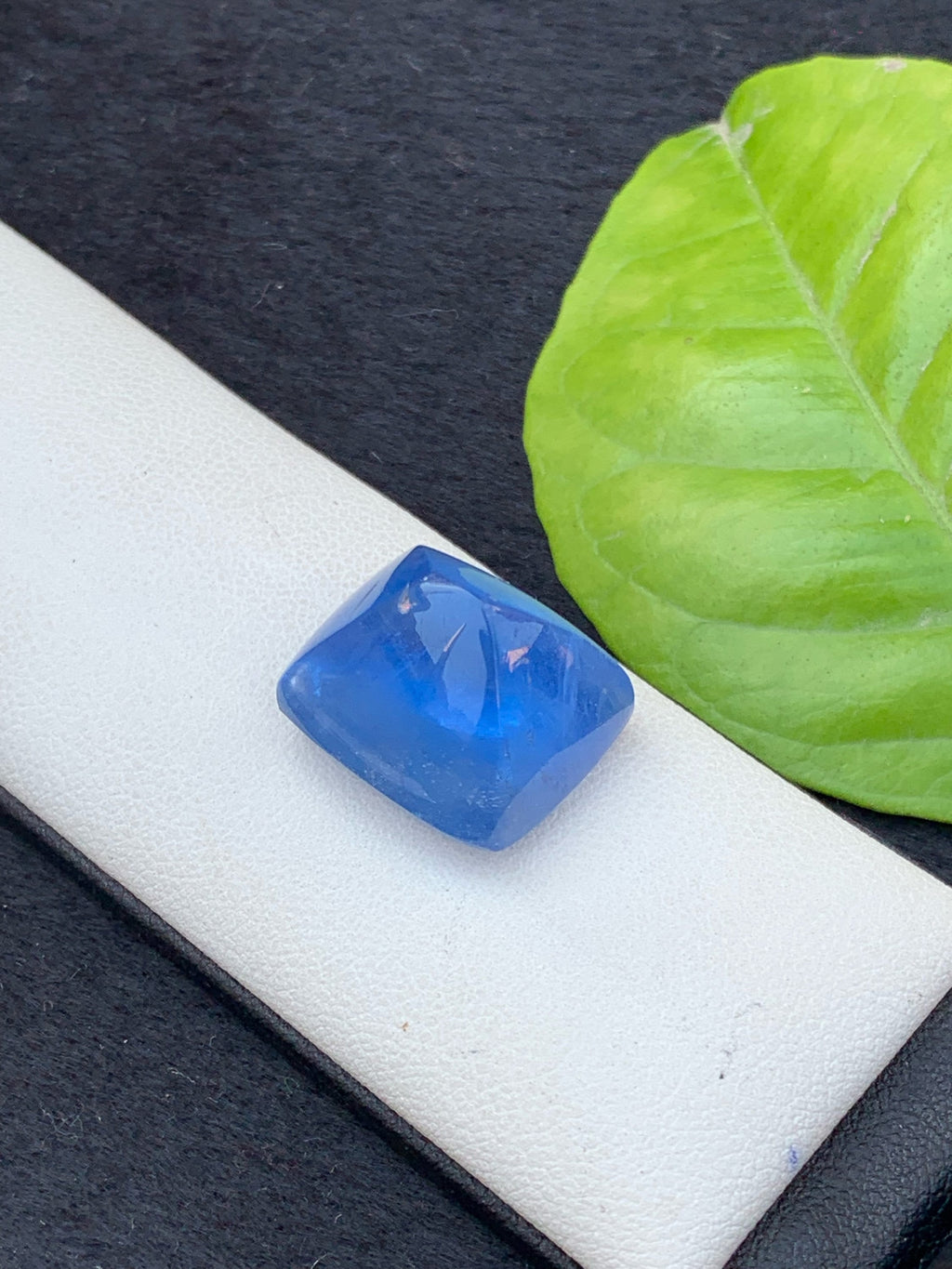 Santa Maria Aquamarine Cabochon: Fine Gemstone, 25.80 Carat